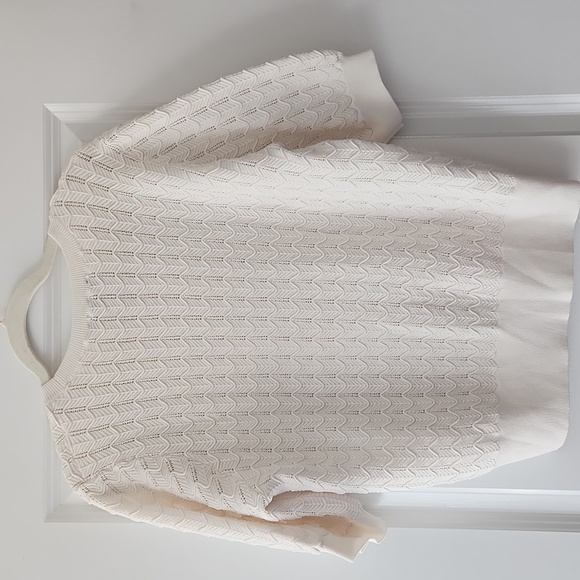 Elegant White Sweater - Picture 4 of 4